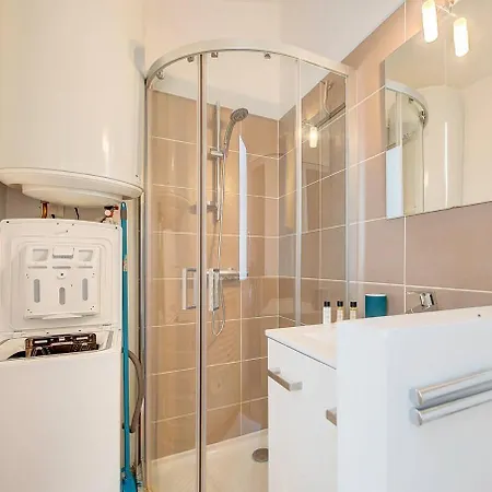 A Deux Pas De La Gare Apartment Tours