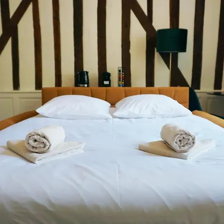 A Deux Pas De La Gare Apartment *